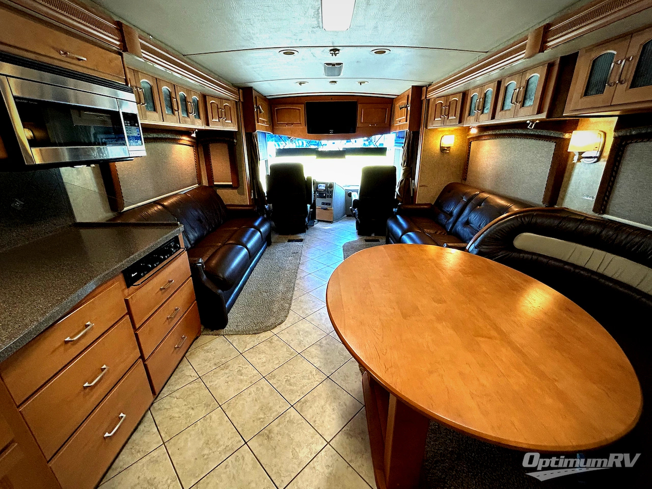2008 Winnebago Tour 40WD Photo 5