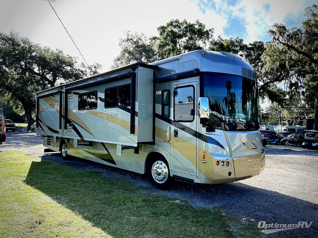 2008 Winnebago Tour 40WD Photo 1
