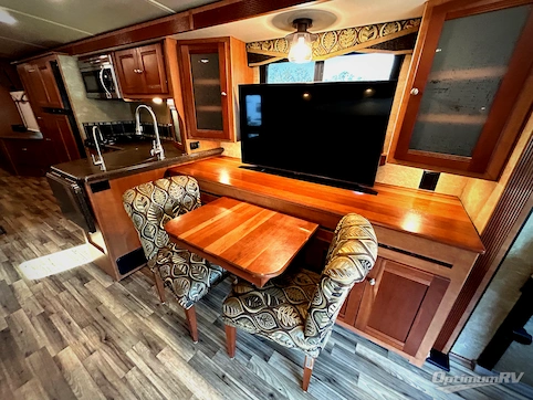 2017 Winnebago Sightseer 33C RV Photo 3
