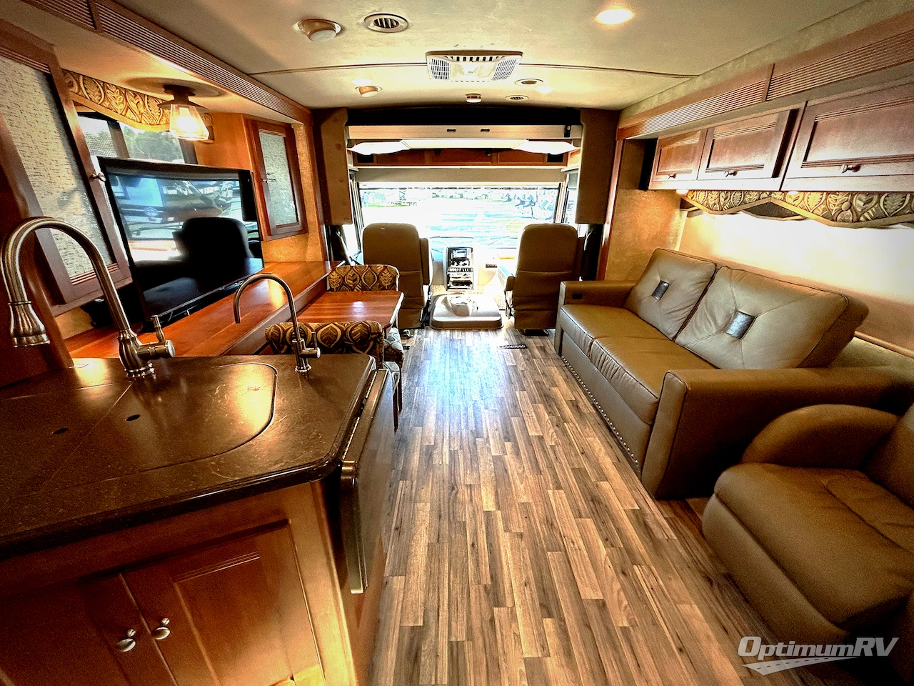 2017 Winnebago Sightseer 33C Photo 5