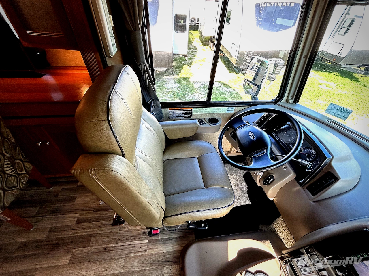 2017 Winnebago Sightseer 33C Photo 7