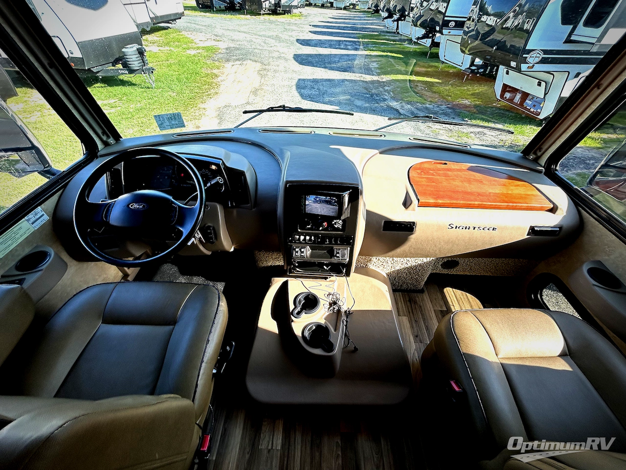 2017 Winnebago Sightseer 33C Photo 8