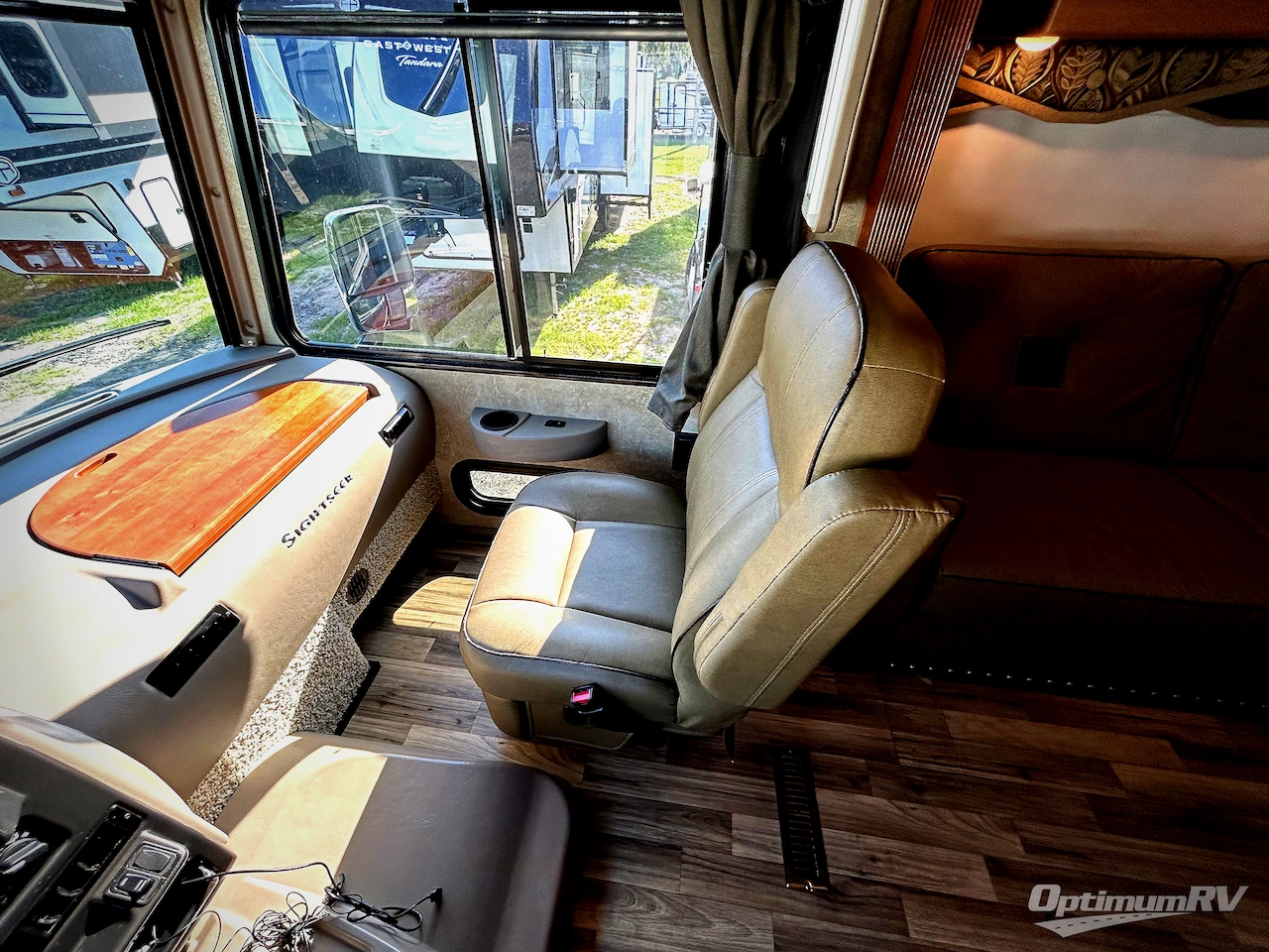 2017 Winnebago Sightseer 33C Photo 9