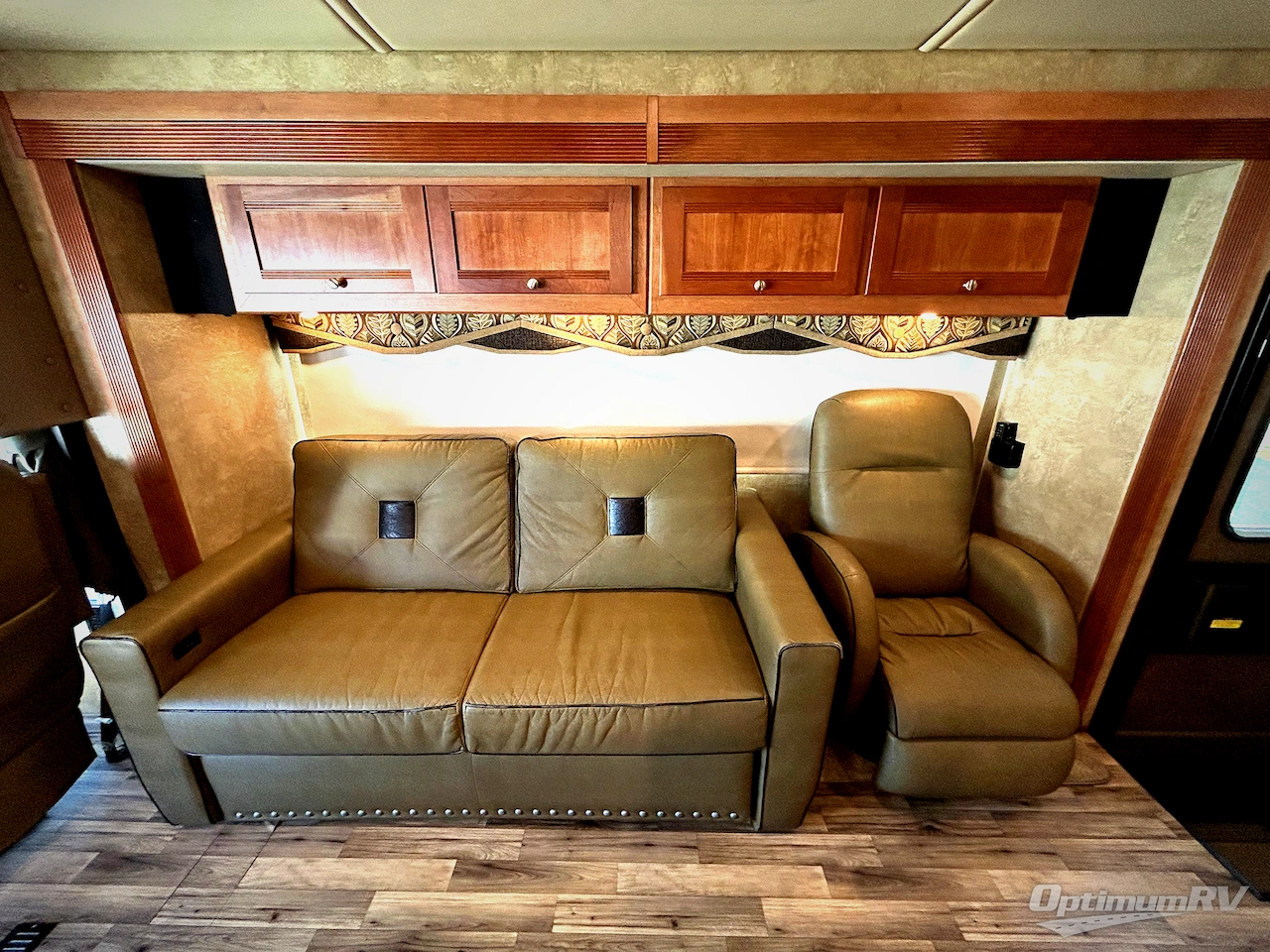 2017 Winnebago Sightseer 33C Photo 10