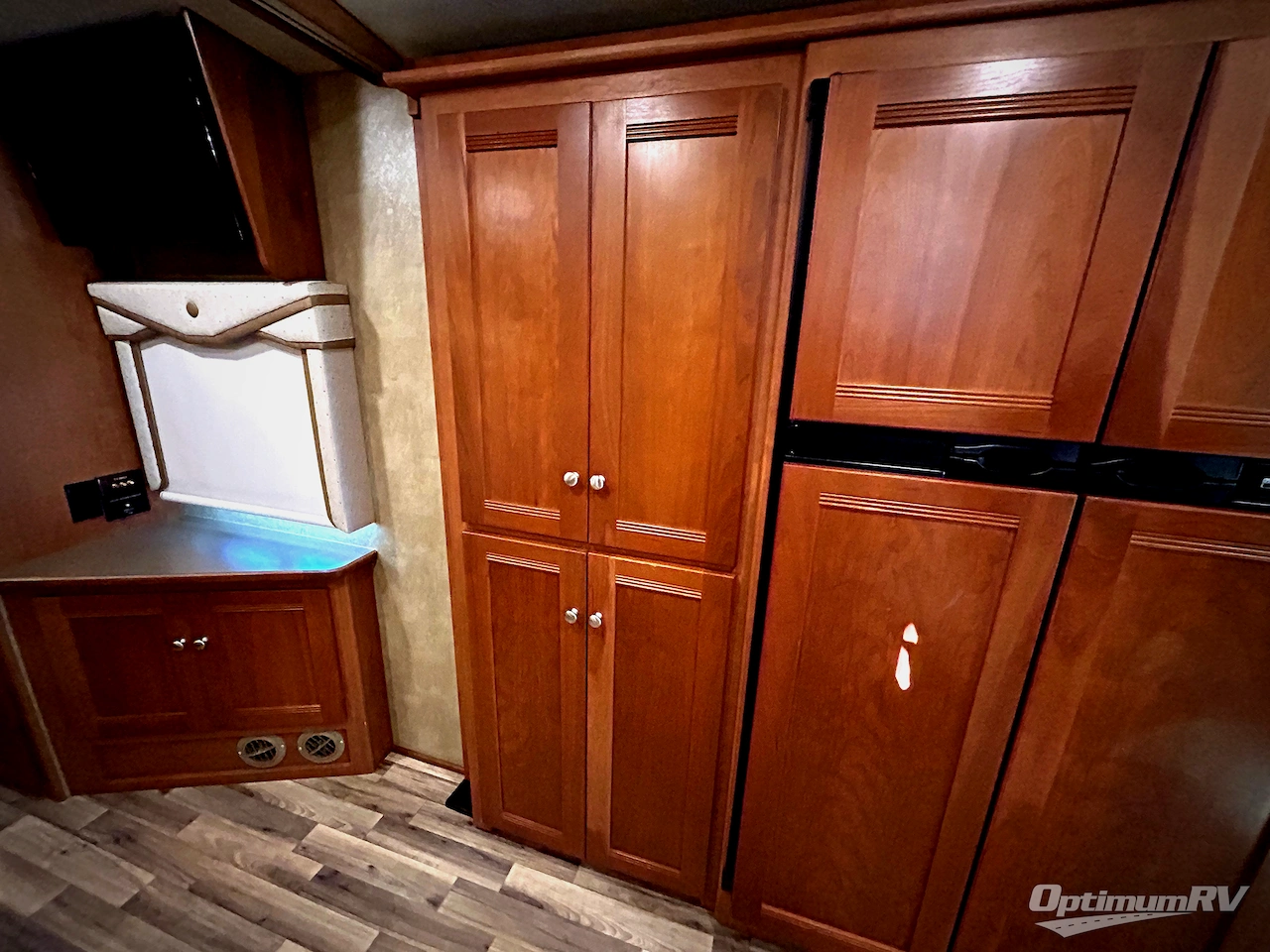 2017 Winnebago Sightseer 33C Photo 16