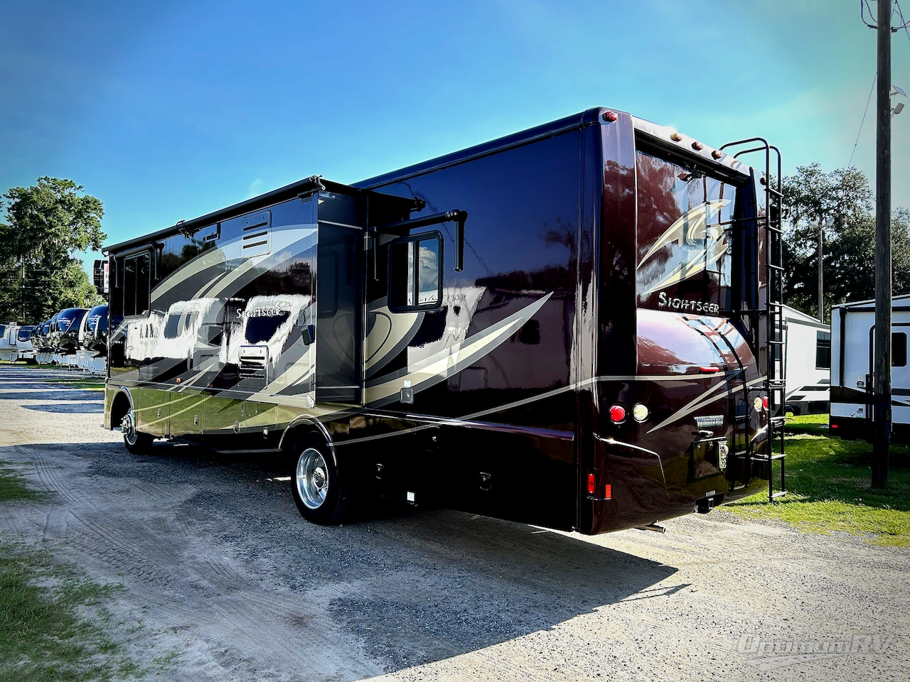 2017 Winnebago Sightseer 33C Photo 3