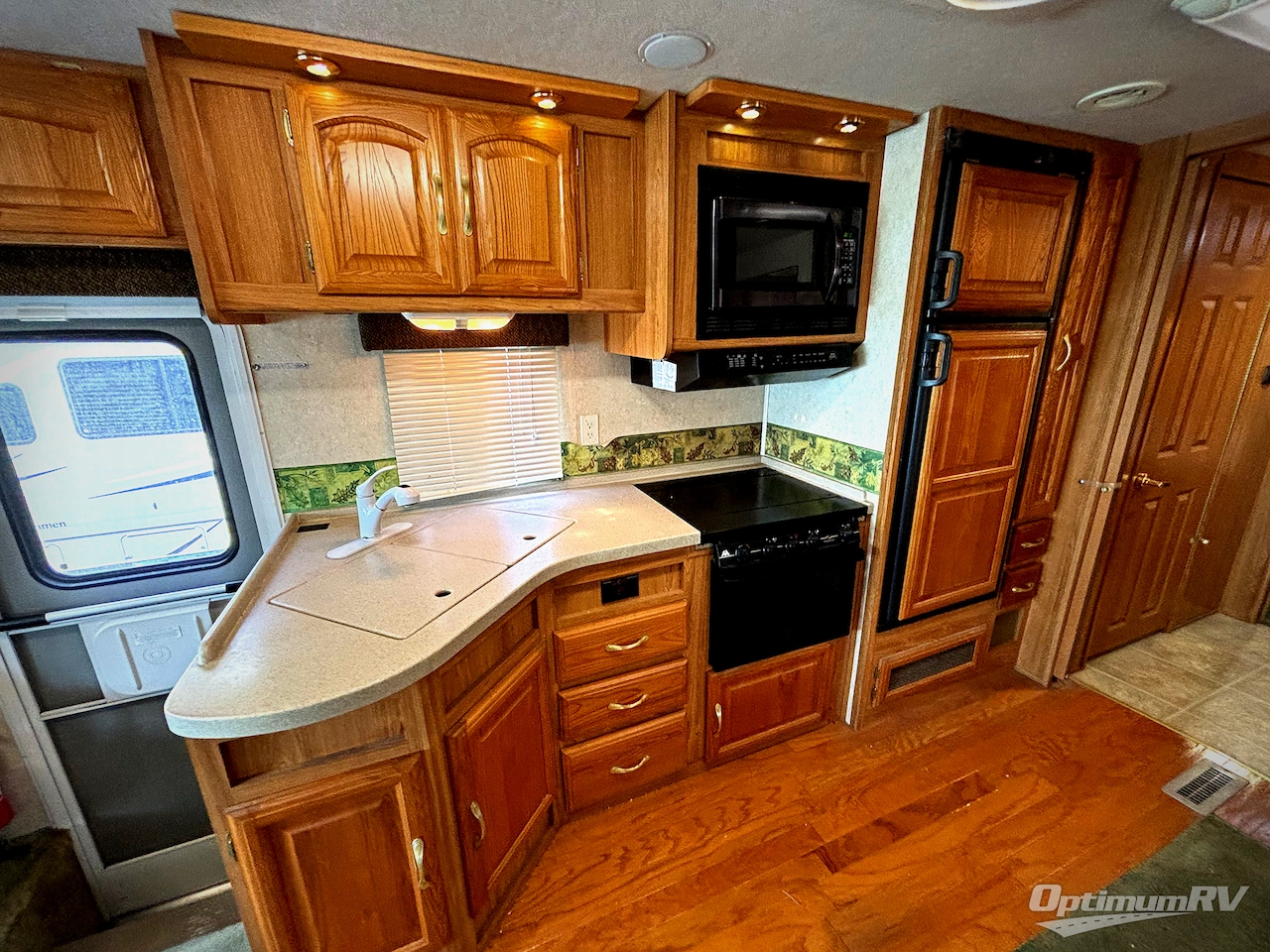 2003 Georgie Boy Cruise Master 3604T Photo 12