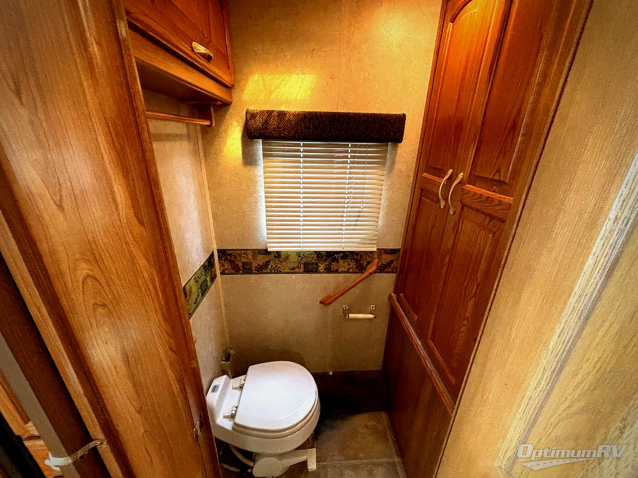 2003 Georgie Boy Cruise Master 3604T Photo 16