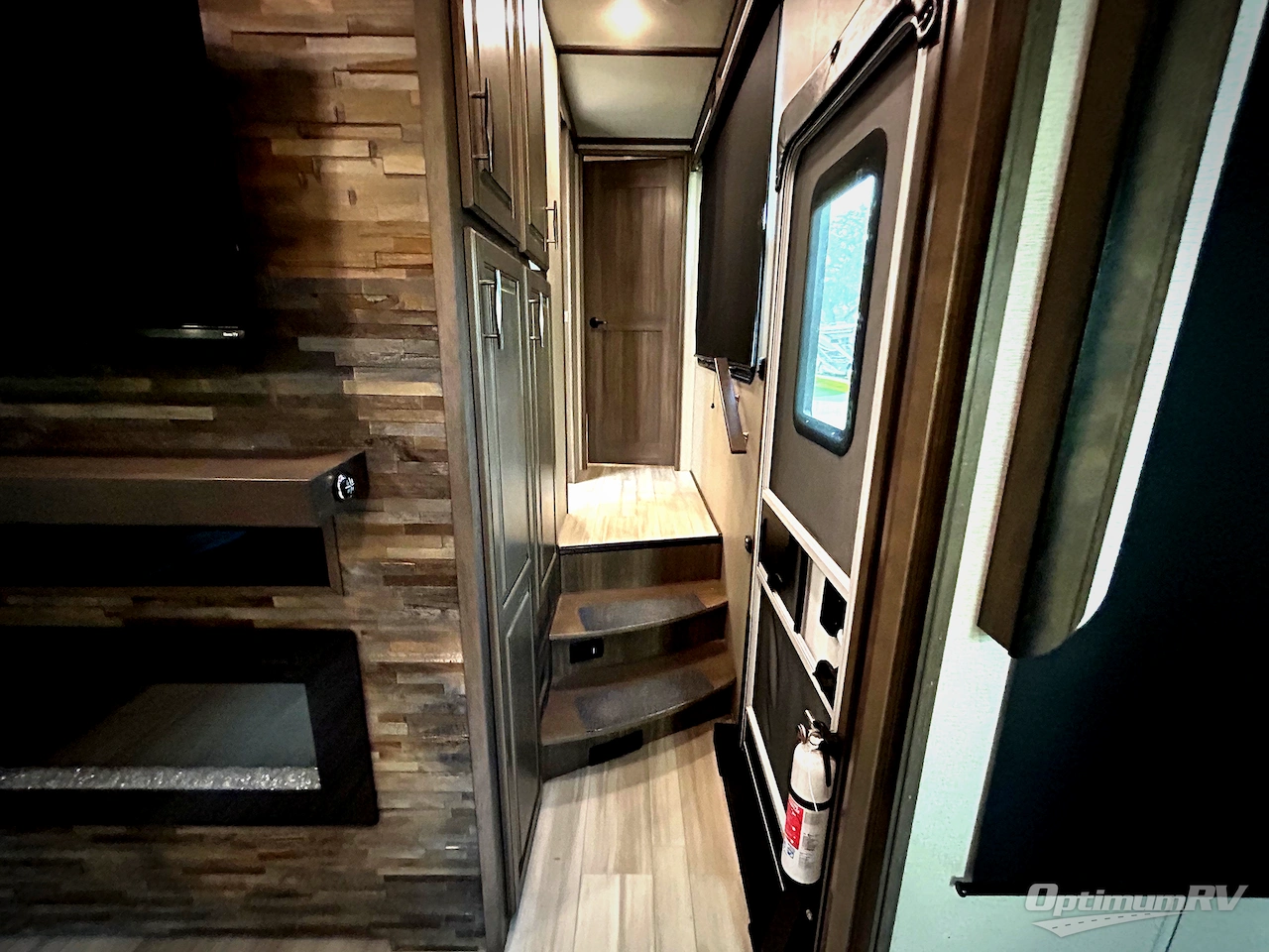 2022 Grand Design Solitude 390RK Photo 7