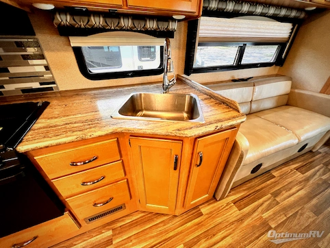 2017 Thor ACE 29.3 RV Photo 3