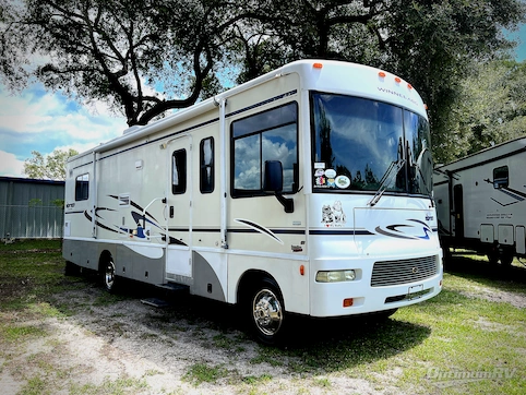 Used 2005 Winnebago Sightseer 30 B Featured Photo