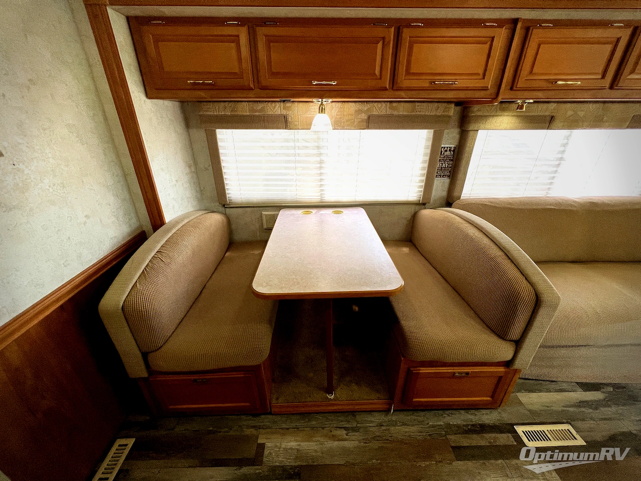 2005 Winnebago Sightseer 30 B Photo 9
