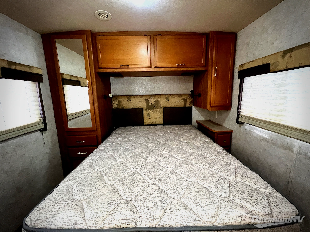 2005 Winnebago Sightseer 30 B Photo 19