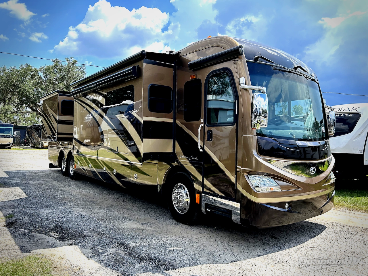 2015 American Coach American Revolution 42W Photo 1