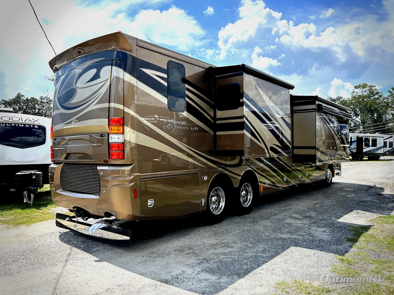 2015 American Coach American Revolution 42W Photo 2