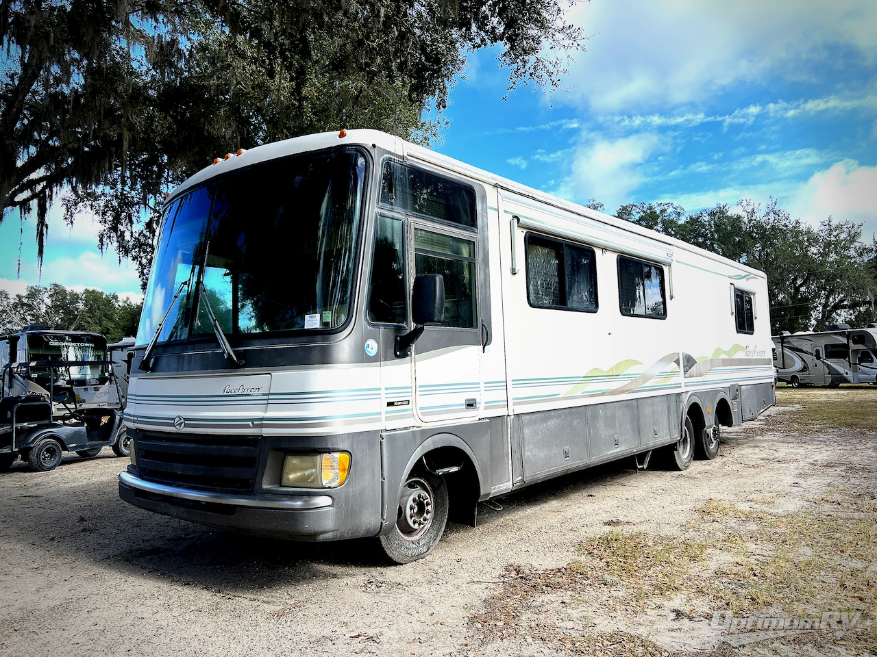 1998 Fleetwood Pace Arrow 36S Photo 6