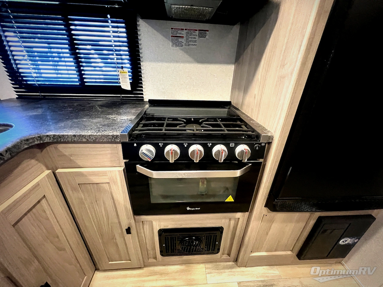 2023 Coachmen Northern Spirit XTR 2146BHX Photo 10