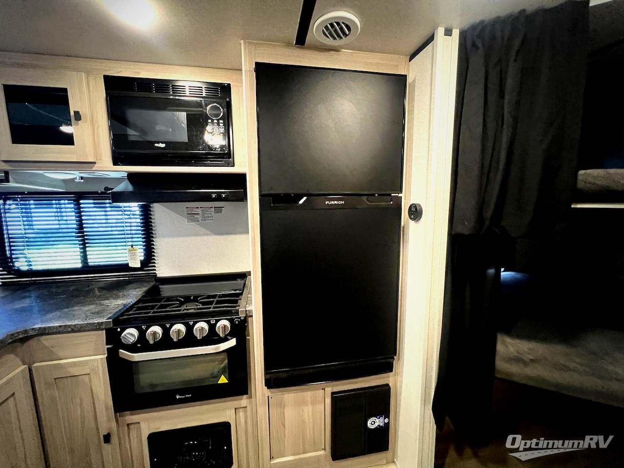 2023 Coachmen Northern Spirit XTR 2146BHX Photo 12