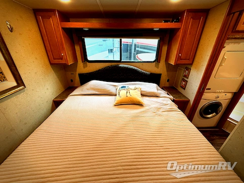 2016 Winnebago Vista LX 36Y RV Photo 4