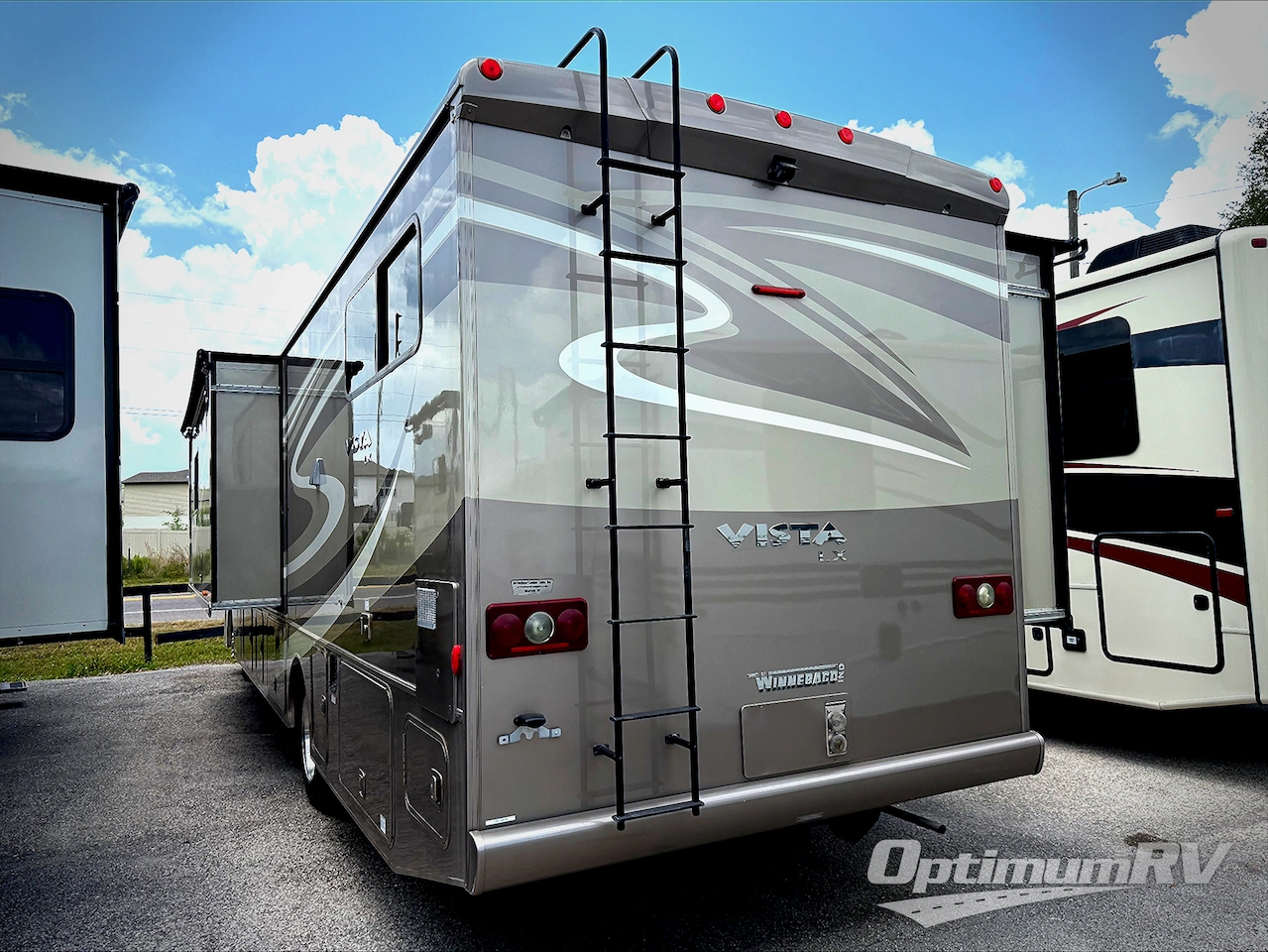 2016 Winnebago Vista LX 36Y Photo 3