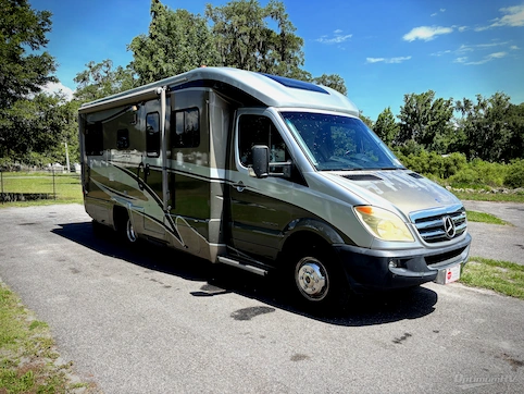 Used 2009 Itasca Navion IQ 24DL Featured Photo