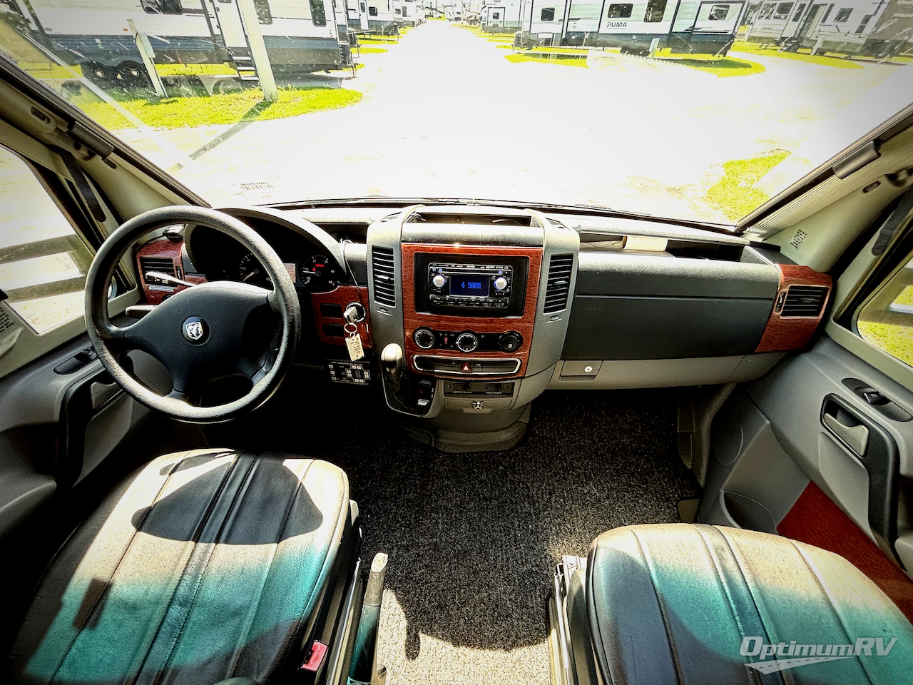 2009 Itasca Navion IQ 24DL Photo 8