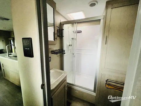2023 Coachmen Catalina Legacy 313RLTS RV Photo 4