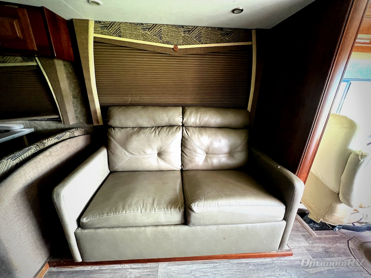 2015 Forest River Georgetown 351DS Photo 6