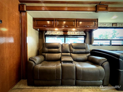 2018 Fleetwood Bounder 34S RV Photo 2