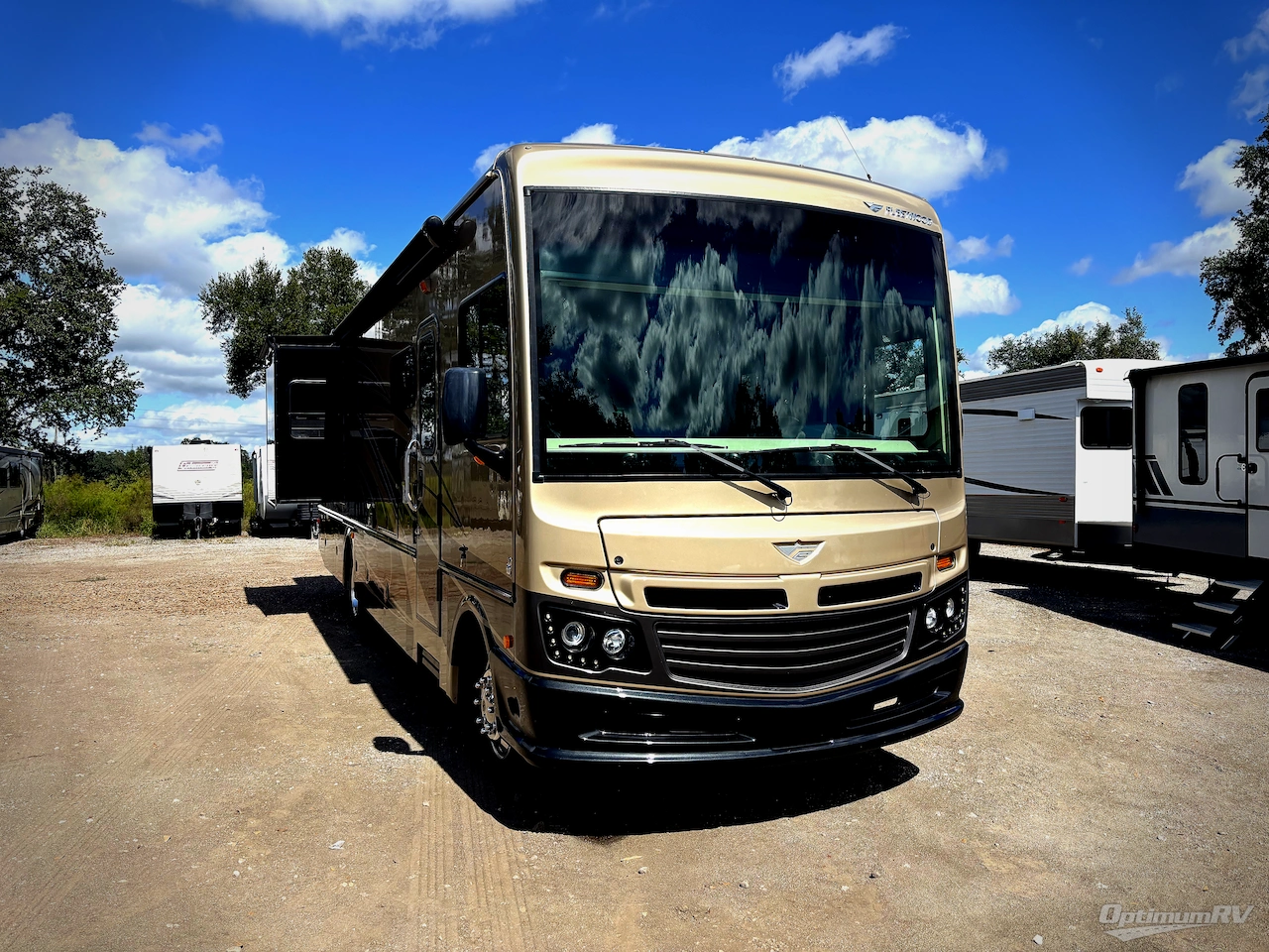 2018 Fleetwood Bounder 34S Photo 1