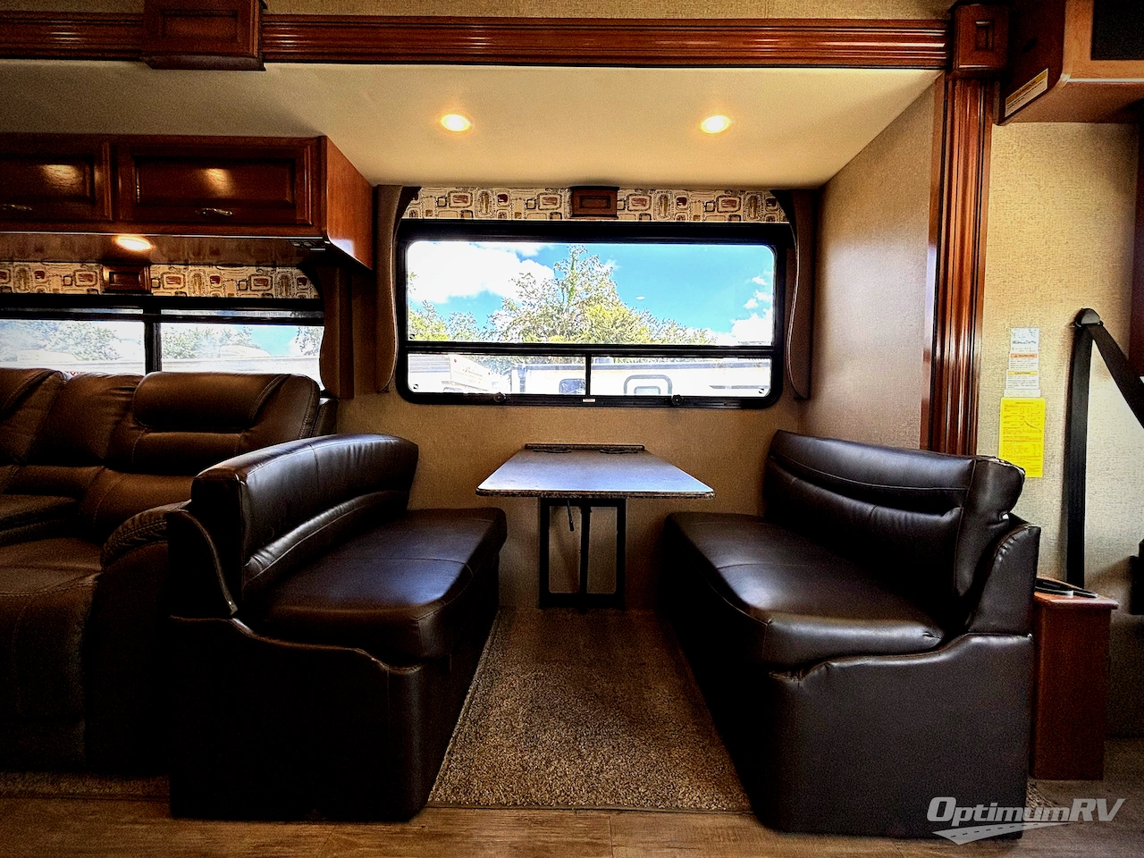 2018 Fleetwood Bounder 34S Photo 6