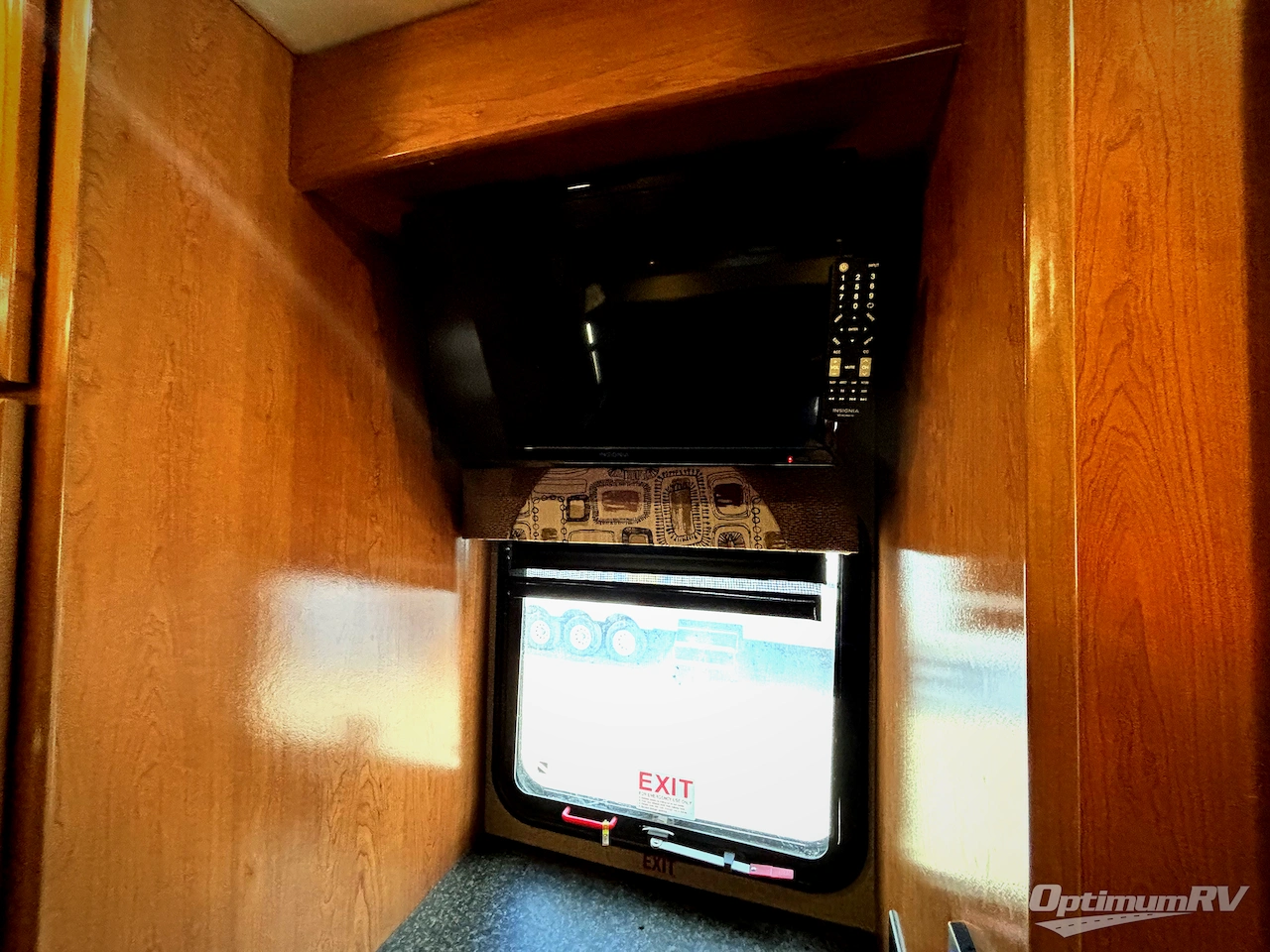 2018 Fleetwood Bounder 34S Photo 8