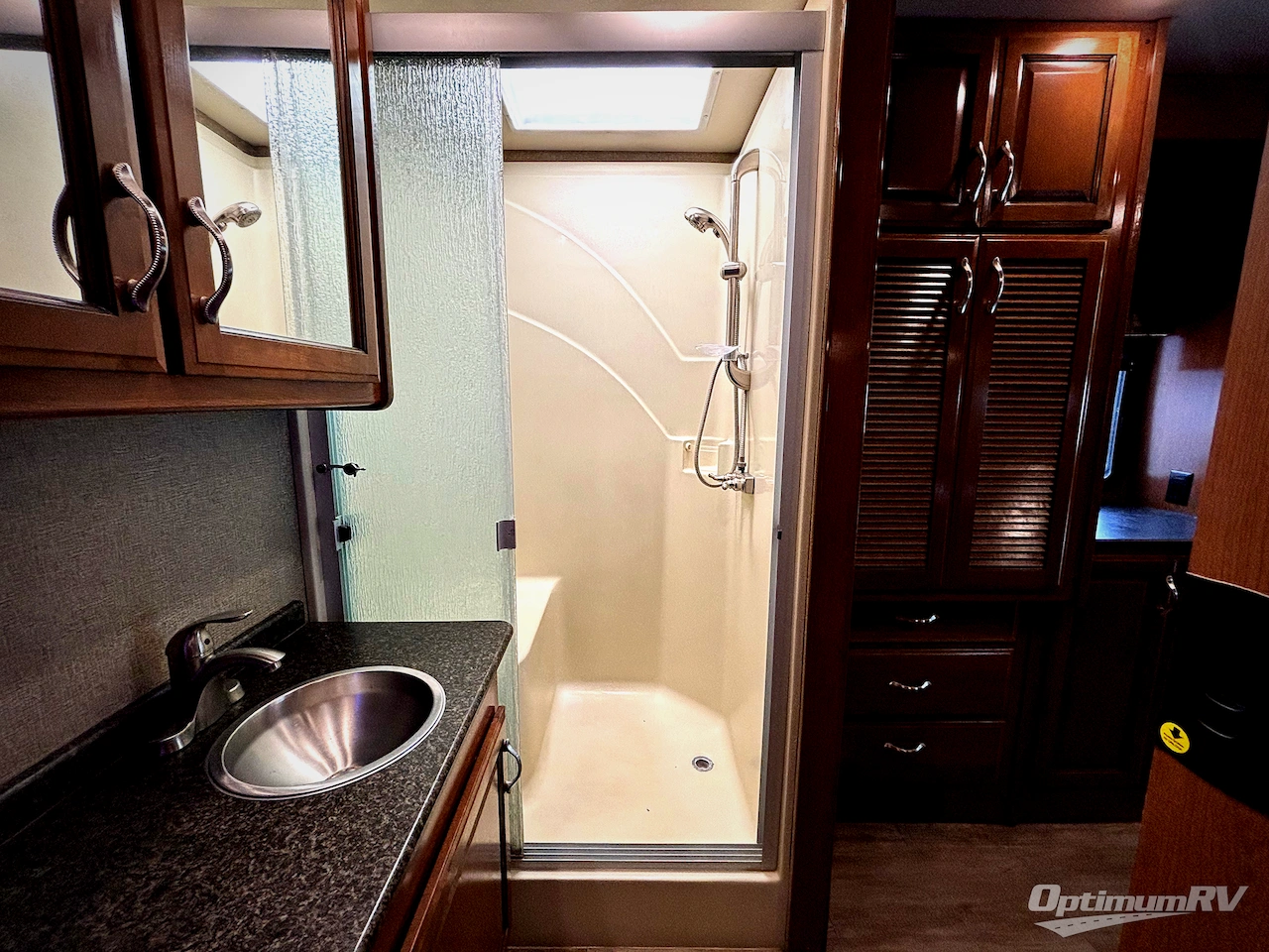 2018 Fleetwood Bounder 34S Photo 11