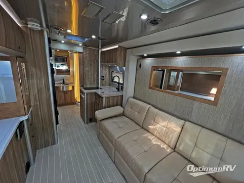 2018 Airstream Atlas Murphy Suite RV Photo 3