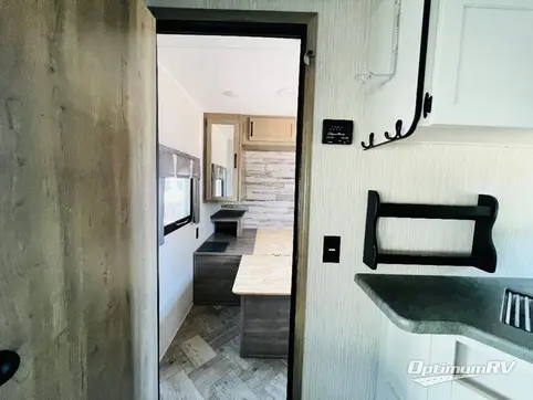 2022 Palomino Puma 31QBBH RV Photo 3