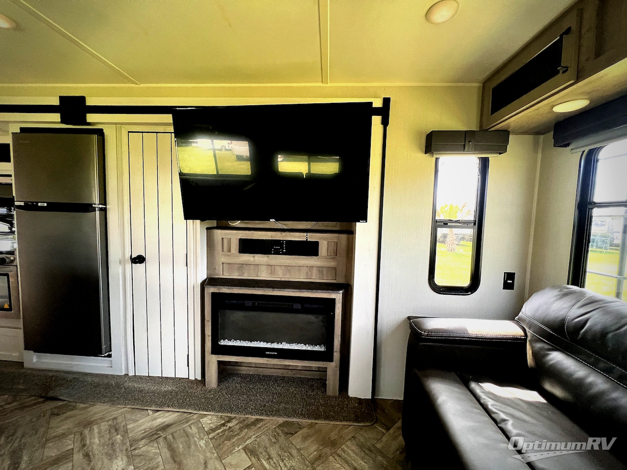 2023 Palomino Puma 32MBDS Photo 8