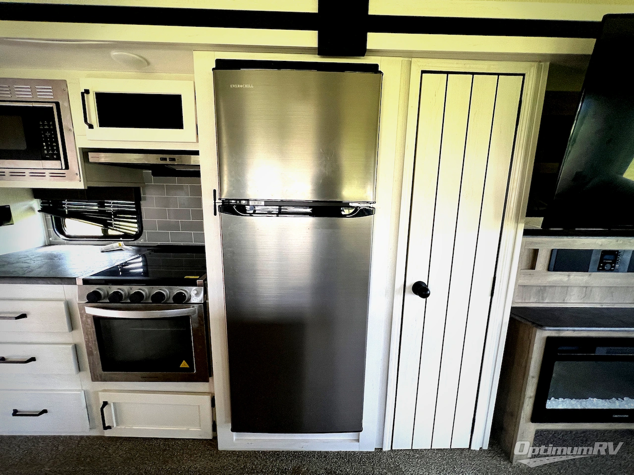 2023 Palomino Puma 32MBDS Photo 14