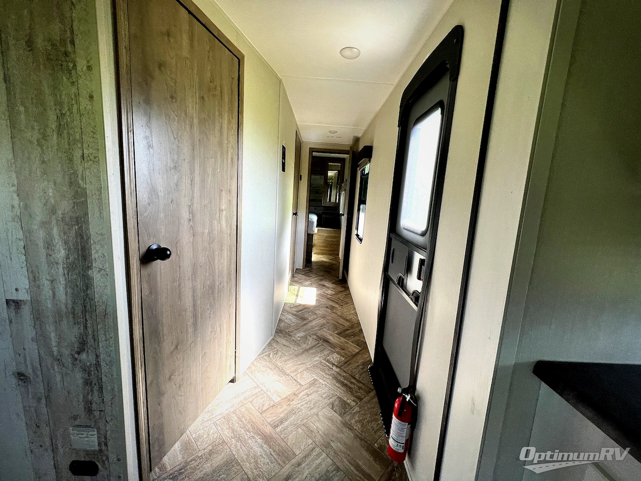 2023 Palomino Puma 32MBDS Photo 15