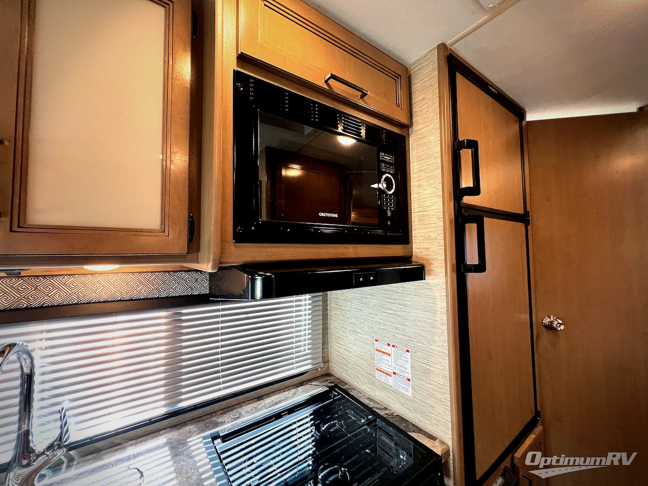 2022 Thor Chateau 22B Photo 12