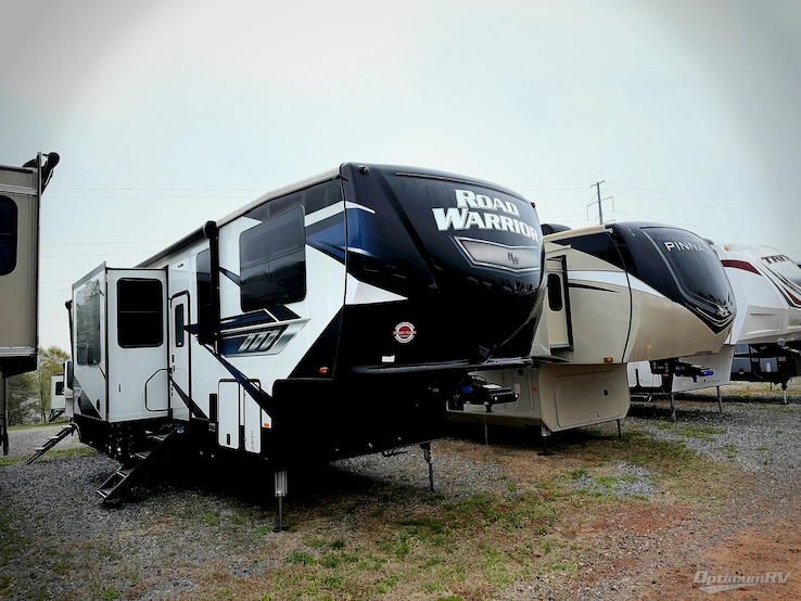 2021 Heartland Road Warrior 391 RV Photo 1