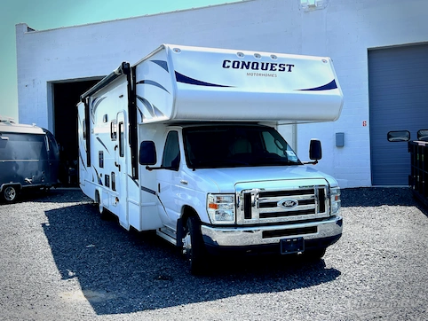 Used 2017 Gulf Stream Conquest 3616 Featured Photo