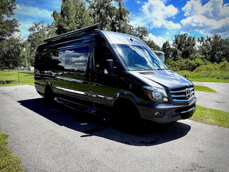 2016 Winnebago Era 70X RV Photo 1