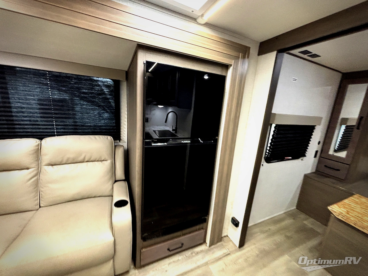 2024 Grand Design Transcend Xplor 221RB Photo 9
