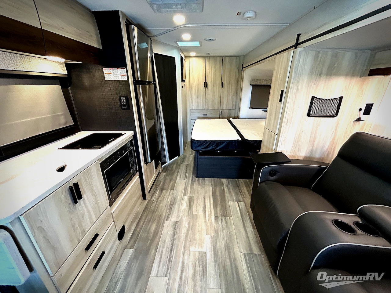 2023 Forest River Sunseeker MBS 2400B Photo 4
