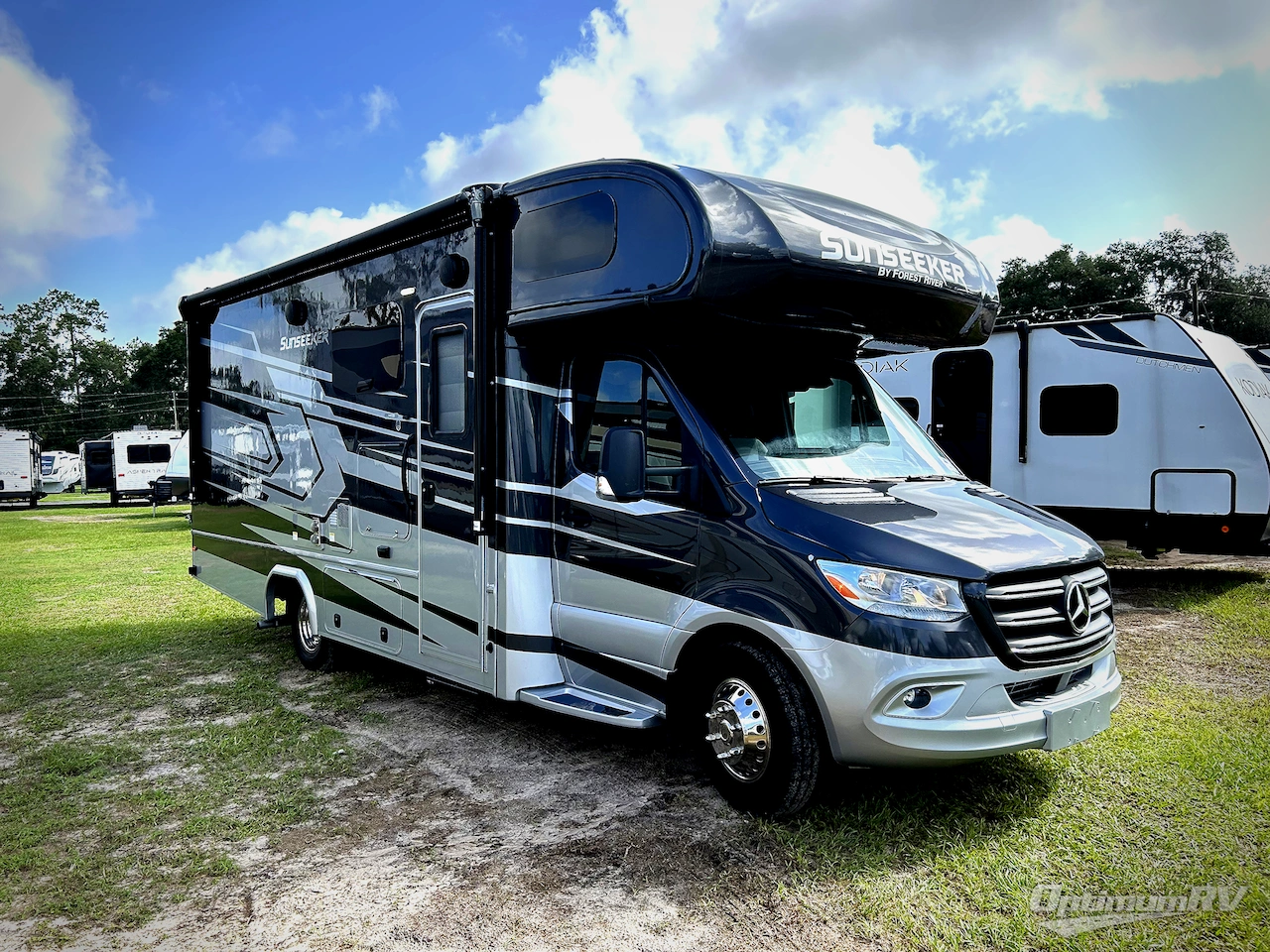 2023 Forest River Sunseeker MBS 2400B Photo 1