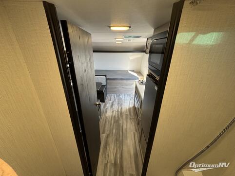 2025 Cruiser Avenir A-17BH RV Photo 4