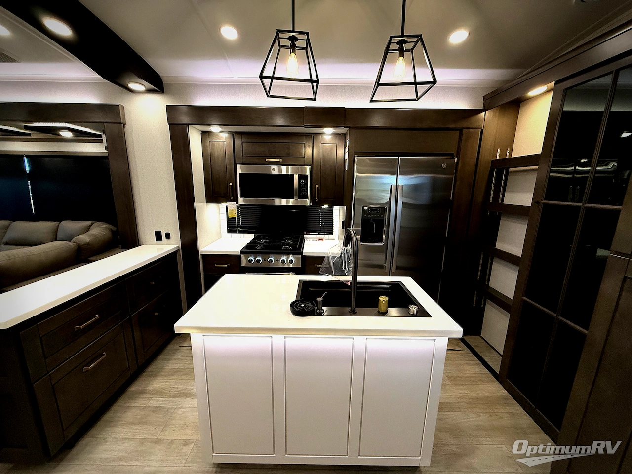 2026 Heartland Bighorn 38RE Photo 6