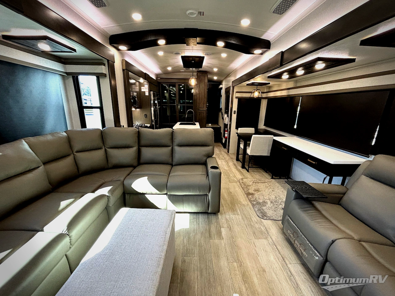 2026 Heartland Bighorn 38RE Photo 5