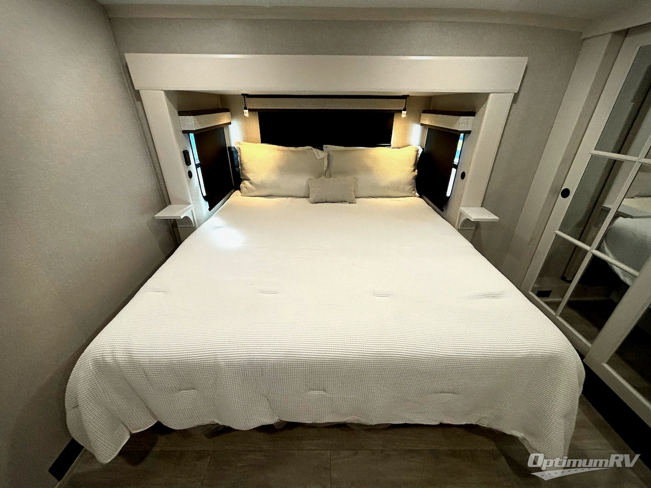 2026 Heartland Bighorn 38RE Photo 9