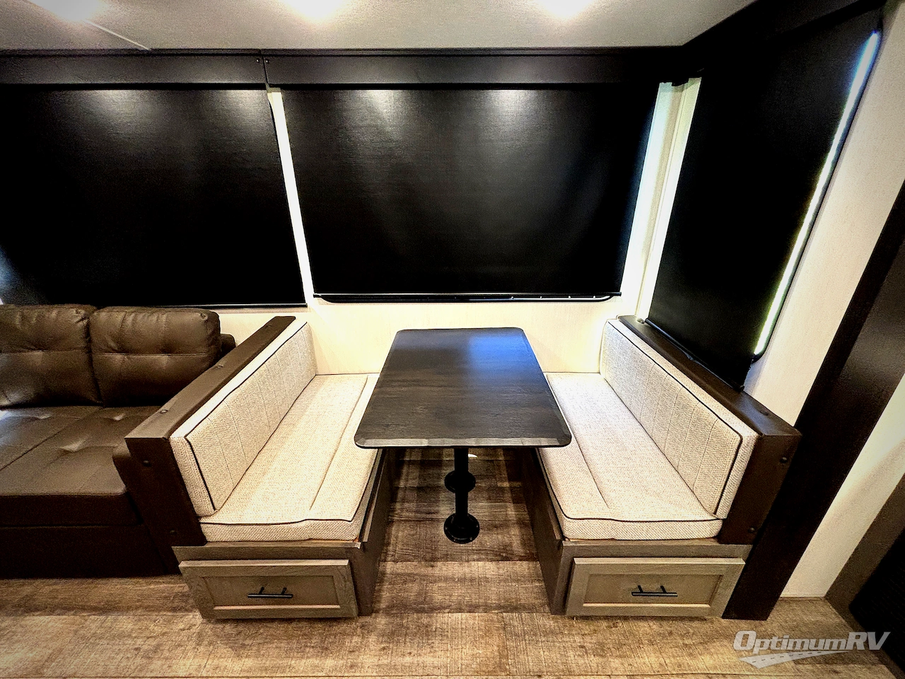 2025 Forest River Cherokee Arctic Wolf Suite 3750SUITE Photo 17